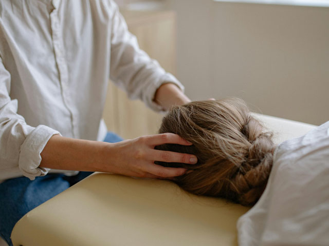 【頭皮・頭髪ｘセインムー】自宅で取り入れられるヘッドスパ発想のケア｜クラッキングWエクソソーム-03